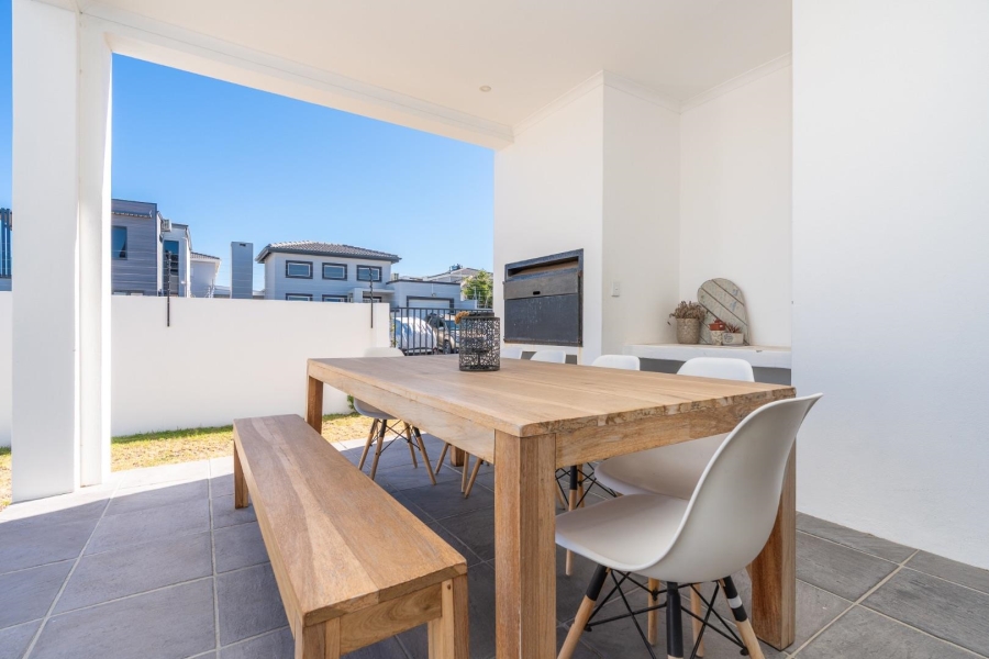 4 Bedroom Property for Sale in Sandown Western Cape